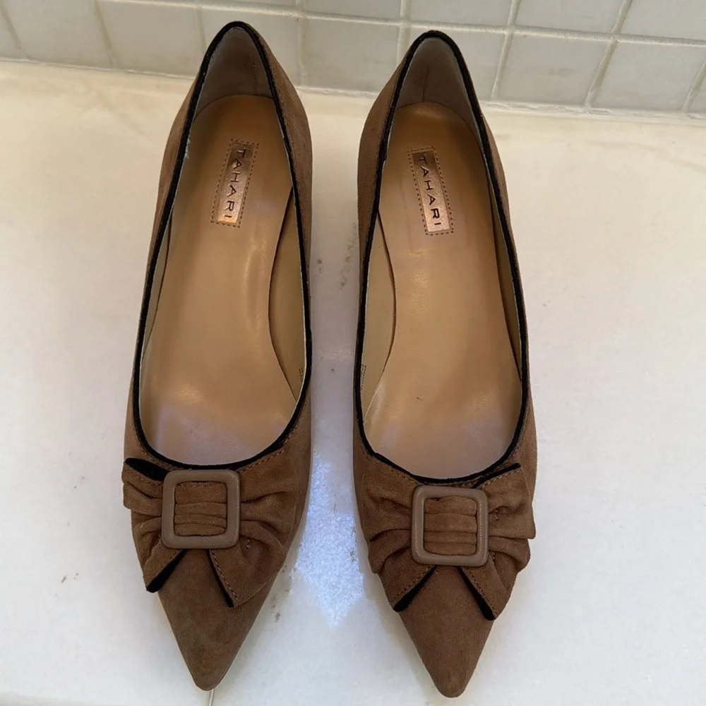 Tahari Brown Suede Heels with Bow Accent, 6 1/2 - Picture 2 of 9